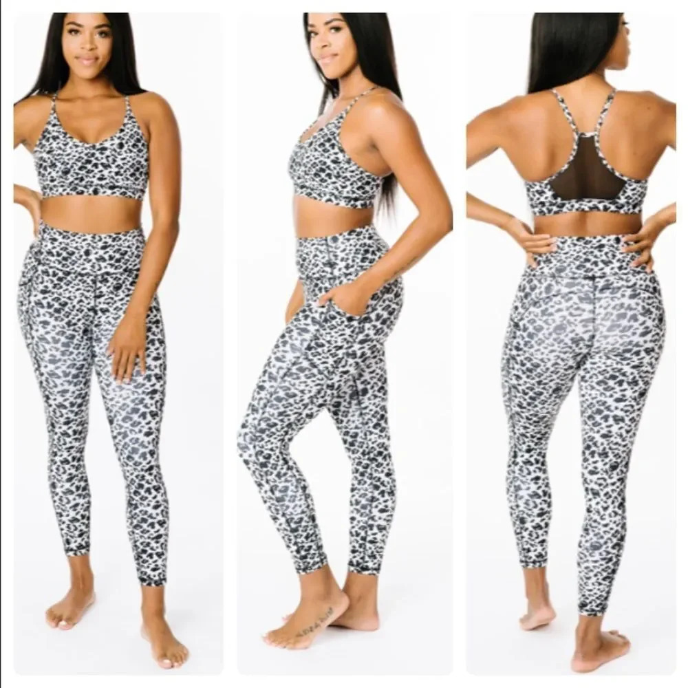 Zyia Active Black White Snow Leopard Print Brilliant Pocket Workout Leggings